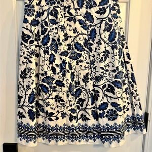 Pretty cotton pleated skirt